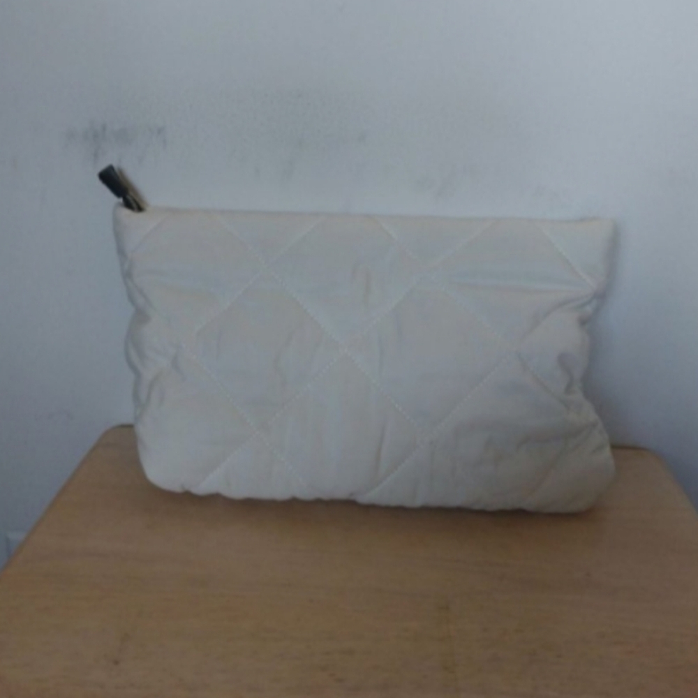 Zara Womens Quilted Plush Zip Pouch Clutch OS